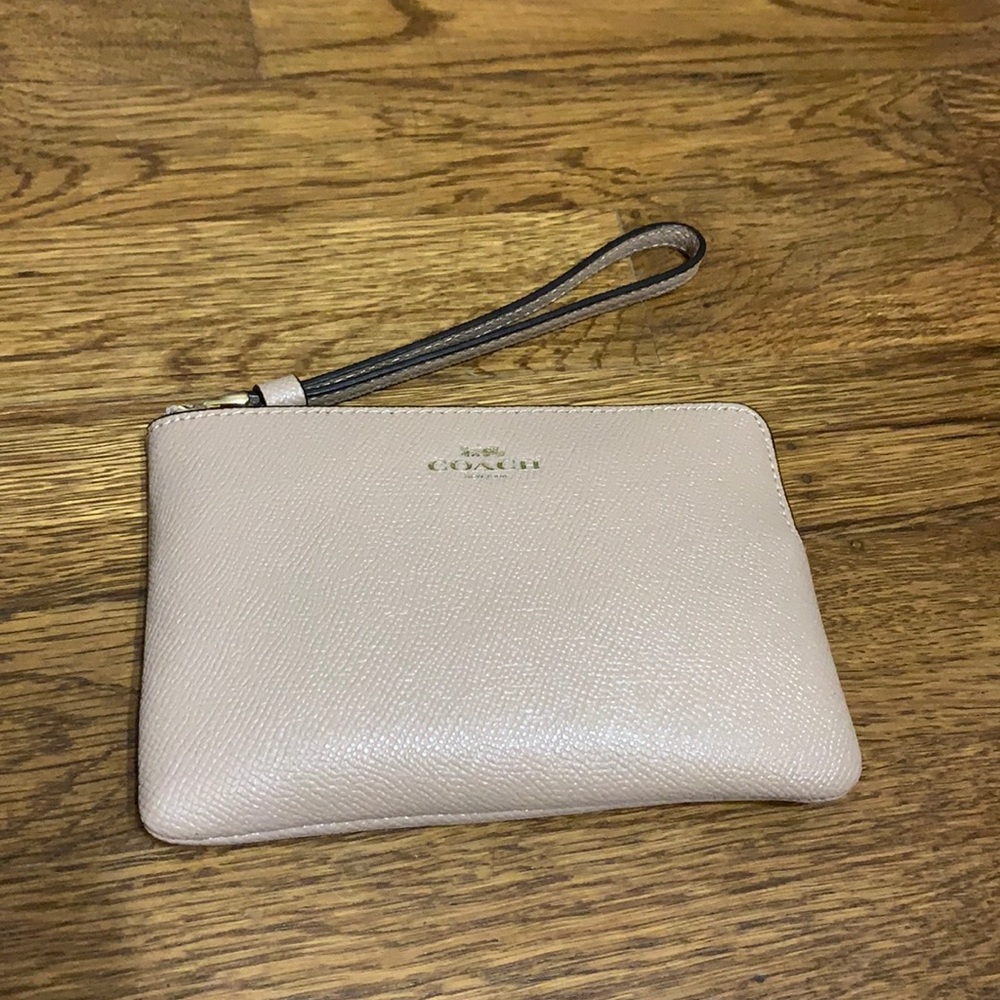 Coach Corner Zip Wristlet - taupe- BRAND NEW!